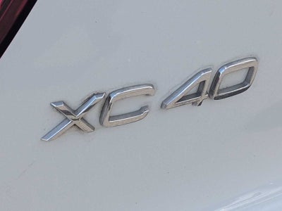 2019 Volvo XC40 Momentum
