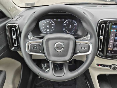 2022 Volvo XC40 Momentum