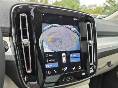 2022 Volvo XC40 Momentum