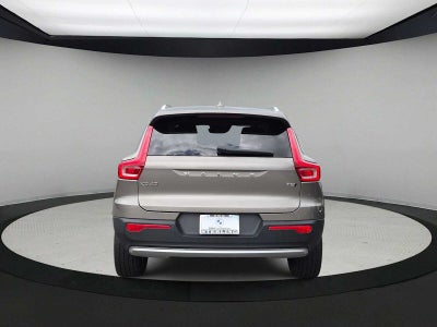 2022 Volvo XC40 Momentum