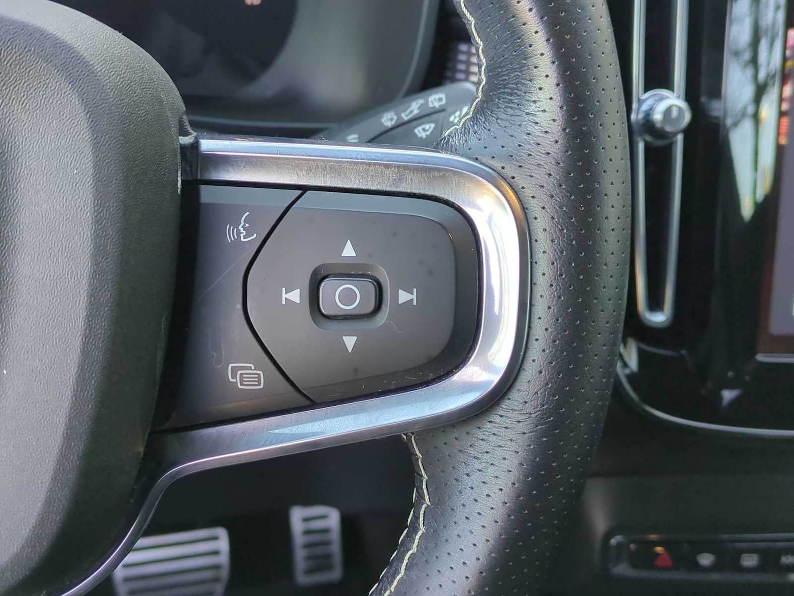 2021 Volvo XC40 Recharge P8 eAWD Pure Electric