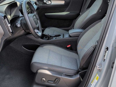 2024 Volvo XC40 Base