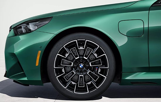 The BMW M5 Touring’s tire wheel. | BMW of Sterling in Sterling VA
